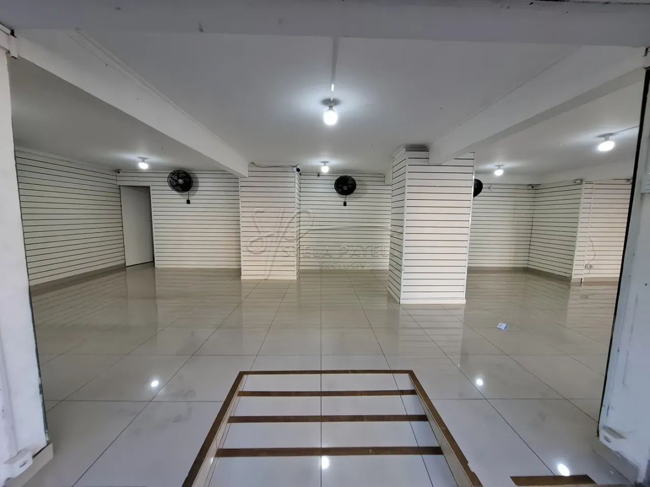 Loja comercial de 115m² para locação em esquina privilegiada - Centro - Foto 2