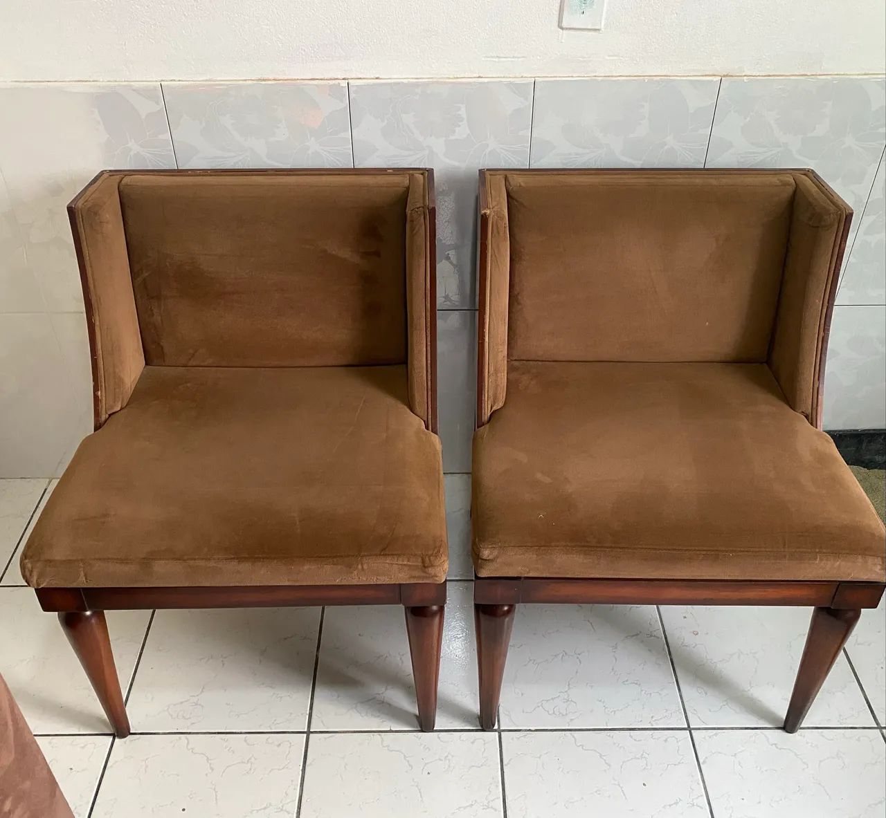 Poltronas em madeira  - Foto 2