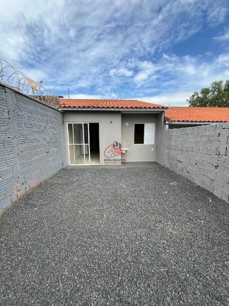 Casa no Condomínio Moradas com 3 Quartos e garagem