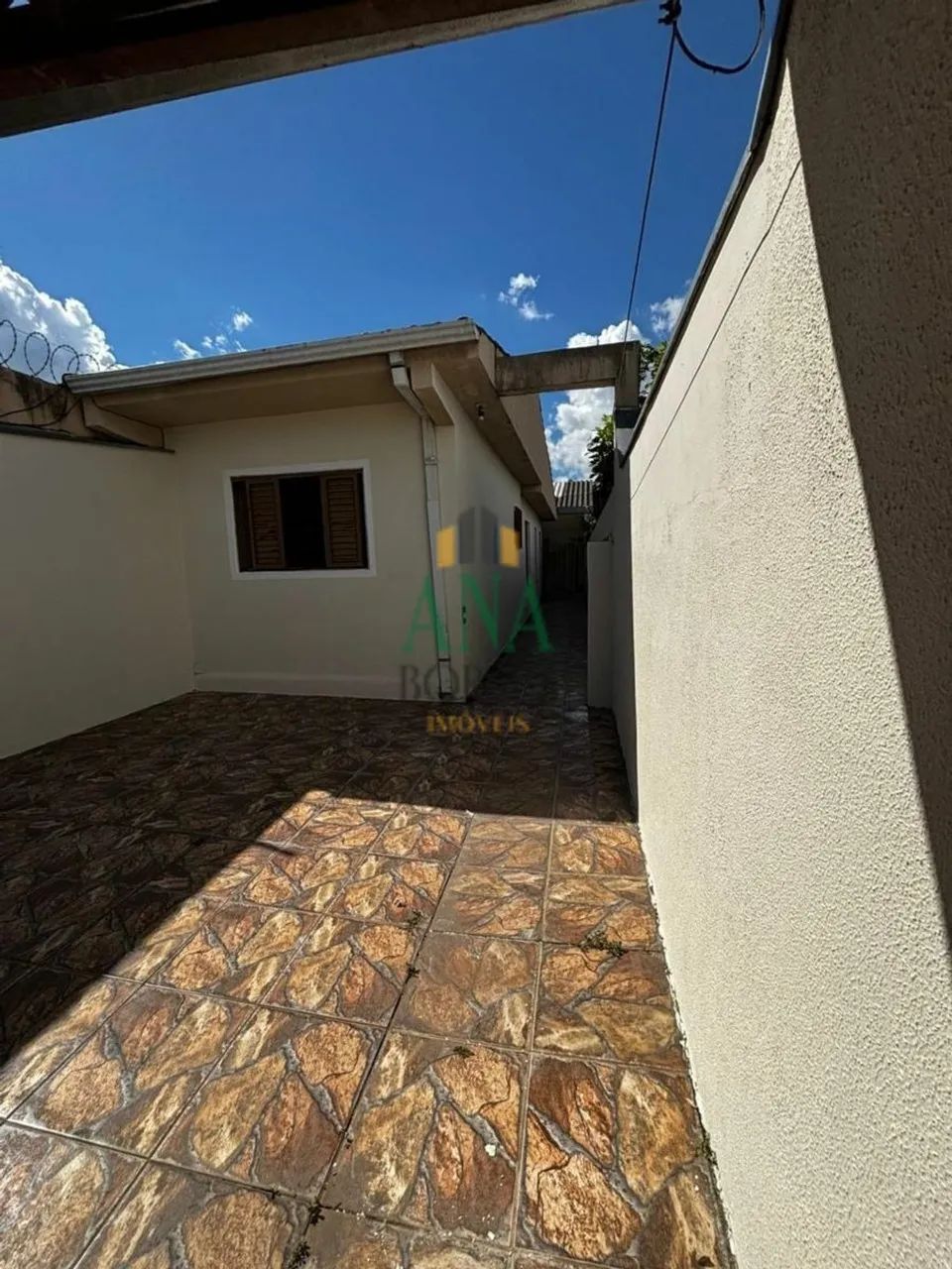 Casa com 01 dormitório na Zona Oeste