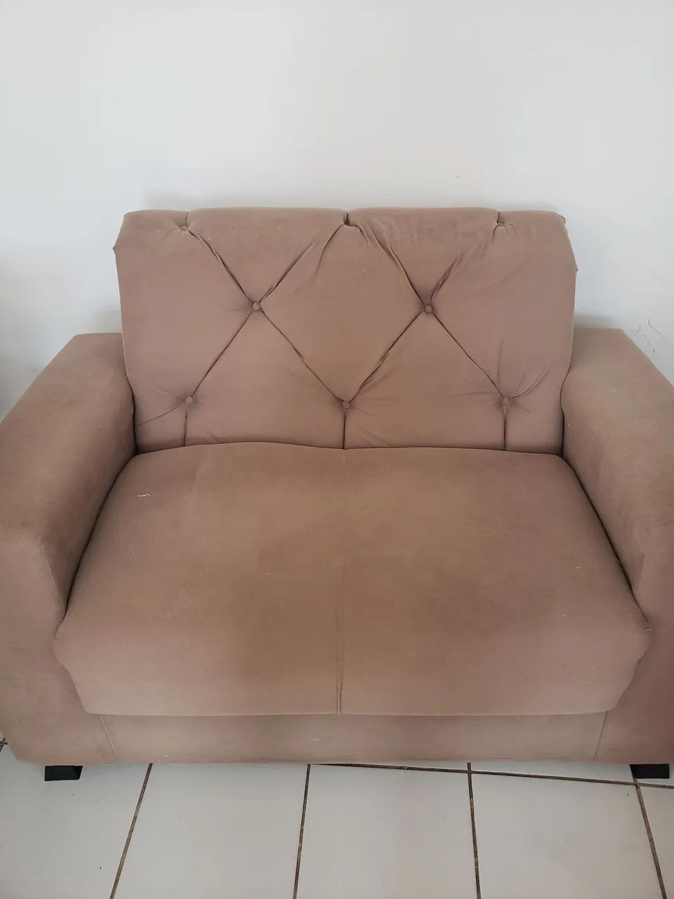 VENDO UM SOFÁ DE 2 LUGARES NOVO 