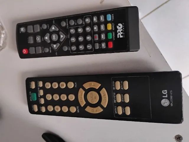 Tv e monitor LG 14 polegadas com conversor digital e controles  R$ 200,00