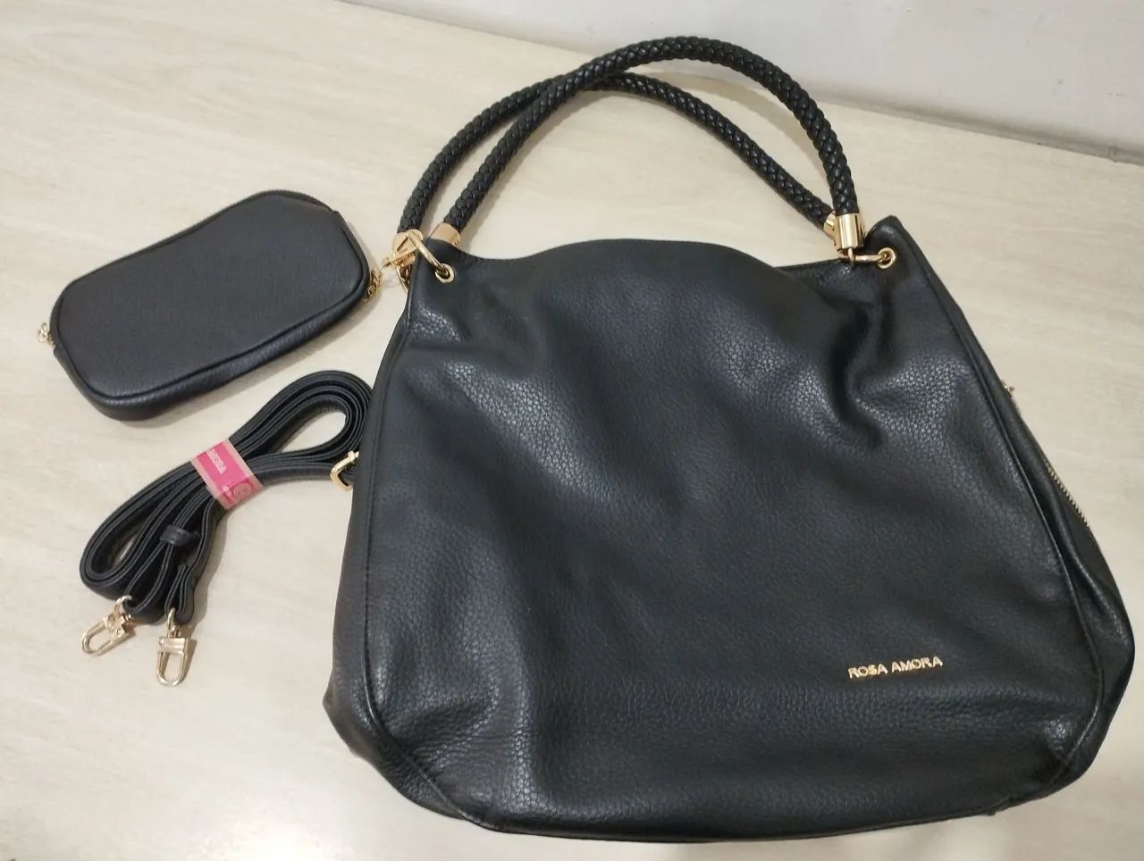 Bolsa de ombro em couro preta