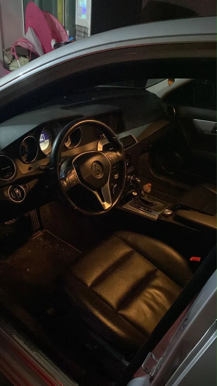 Mercedes-Benz C-200 CGI Avantgarde 1.8 16V 184cv Aut. 2012