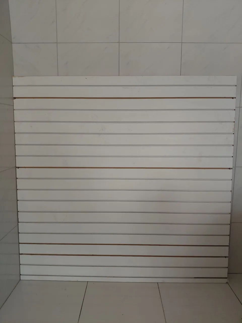 Painel canaletado com ganchos  - Foto 4