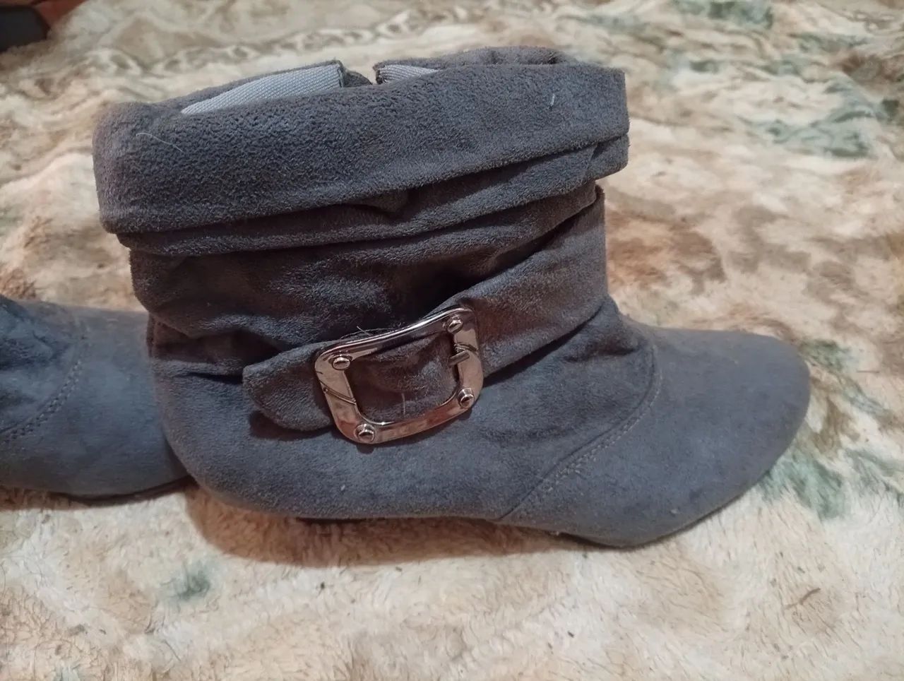 Bota cano baixo,camurça cinza n.40 - Foto 2