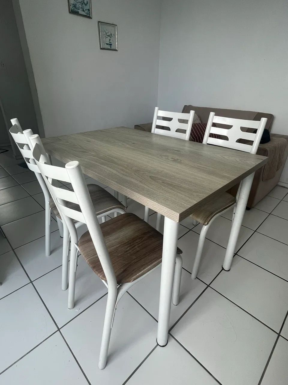 Mesa de jantar super conservada 