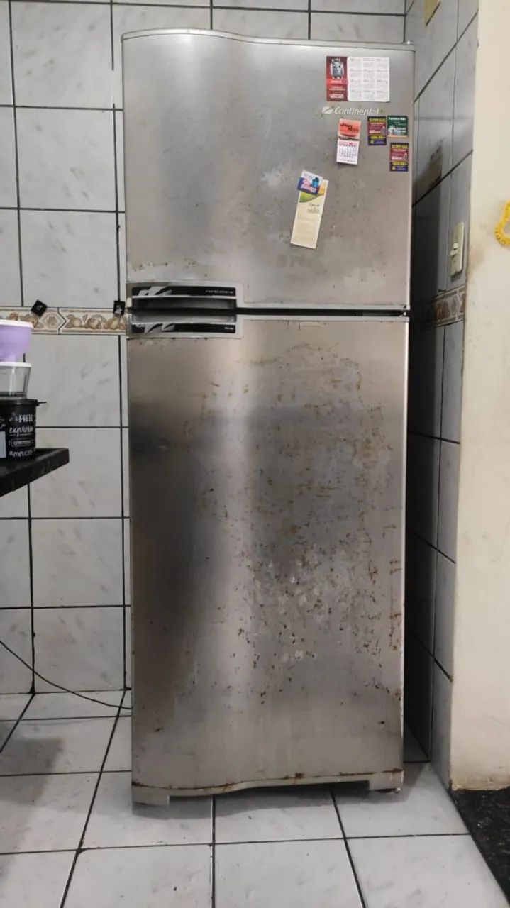 Geladeira inox funcionando perfeitamente 