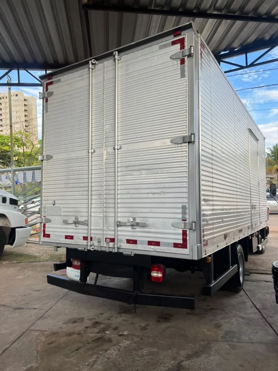 VW 8.160 BAÚ CARGA SECA |  2016/2017 - Foto 4