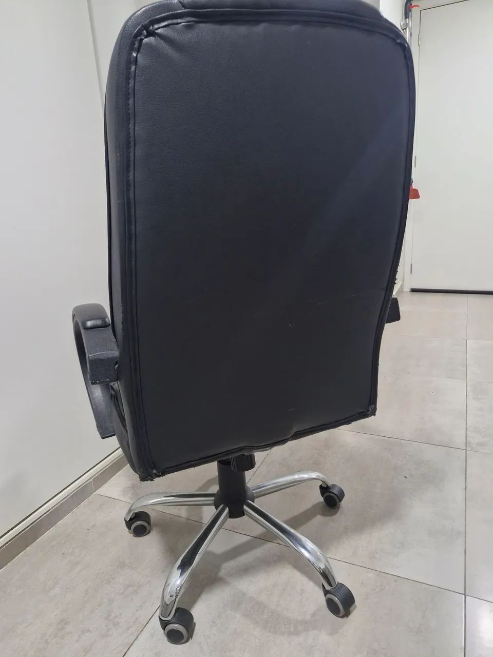 Cadeira de escritório - Presidente - Foto 4