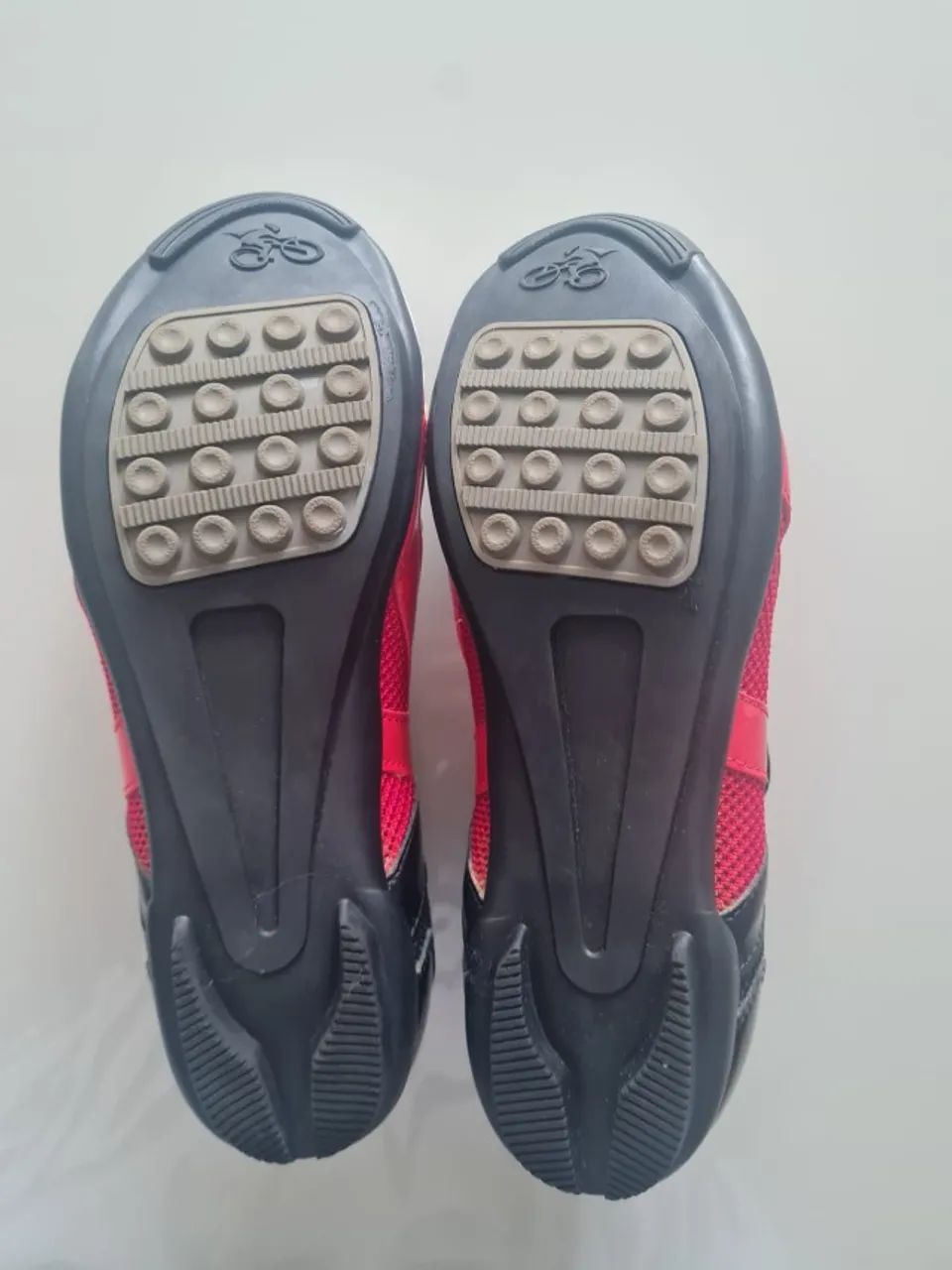 Vendo calçado para ciclismo, nunca usada. marca Sports. - Foto 2