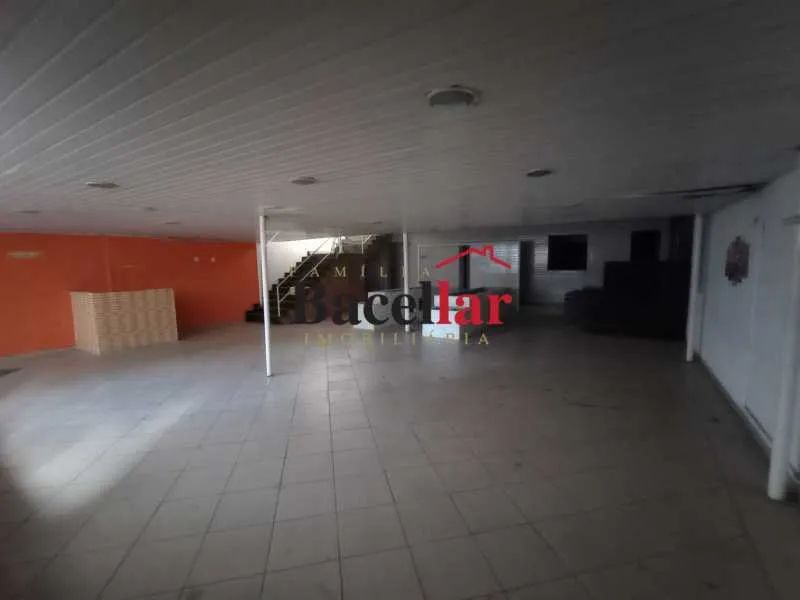 OPORTUNIDADE ! ! RESTAURANTE OU CASA DE SHOWS