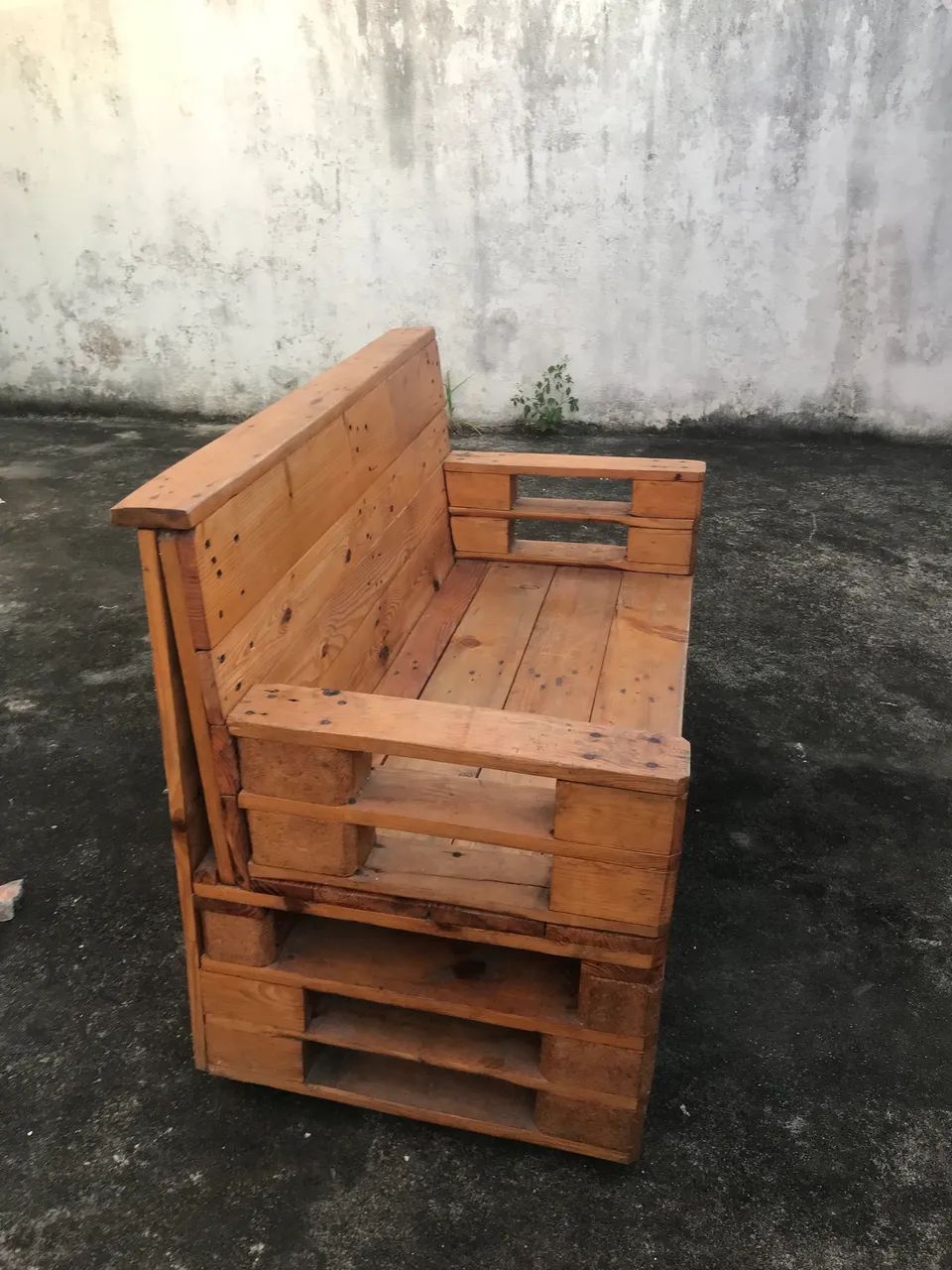 Sofá de pallet , tenho 2 do mesmo modelo - Foto 2