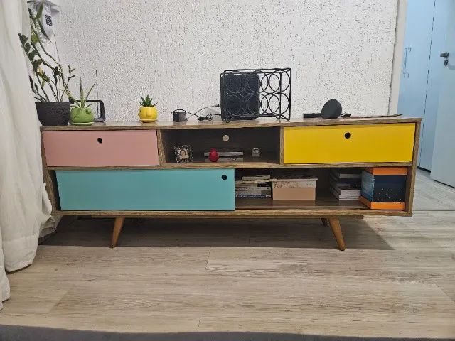 RACK RETRÔ com gavetas coloridas