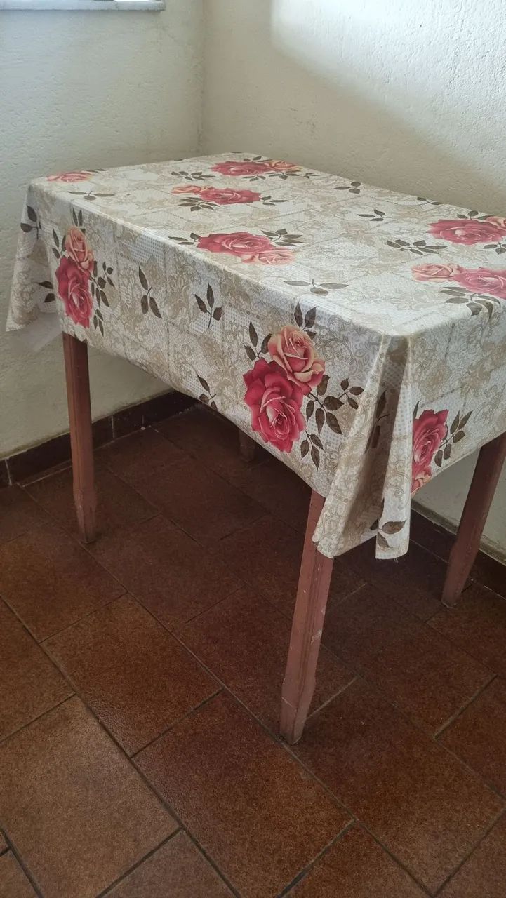 Mesa com cadeiras - Foto 2