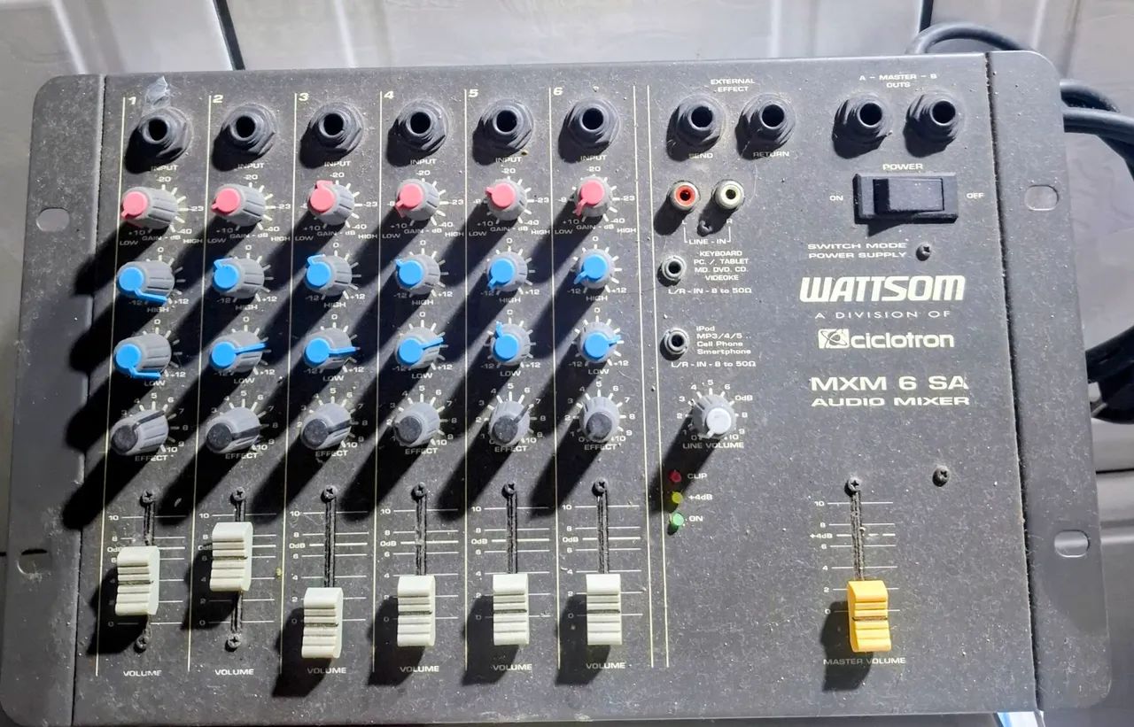 Mesa de Som WATTSOM 6cn