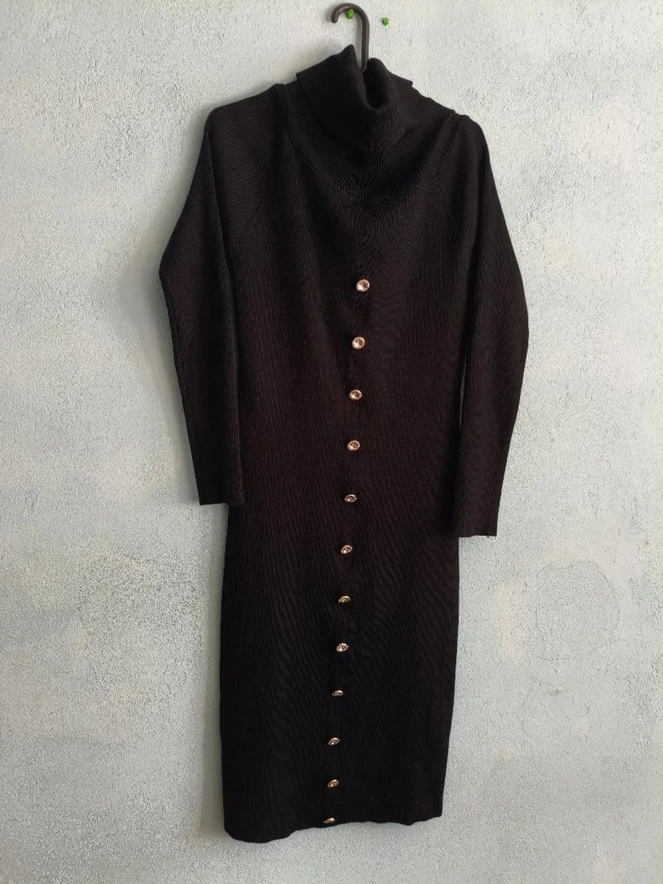 2 Vestido longo e 1 com manga comprida 