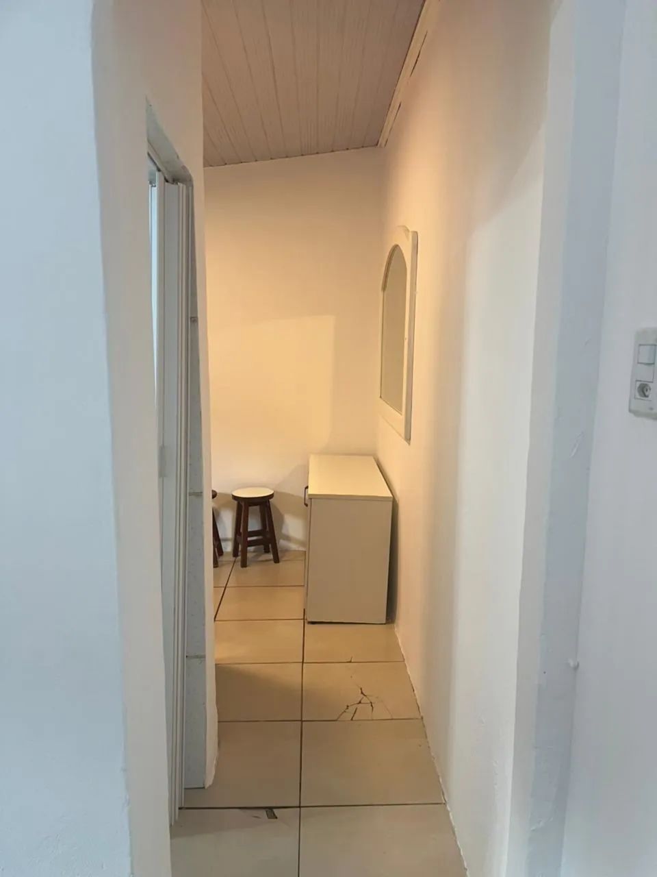 Alugo Kitnet 1100 mobiliado nos ingleses