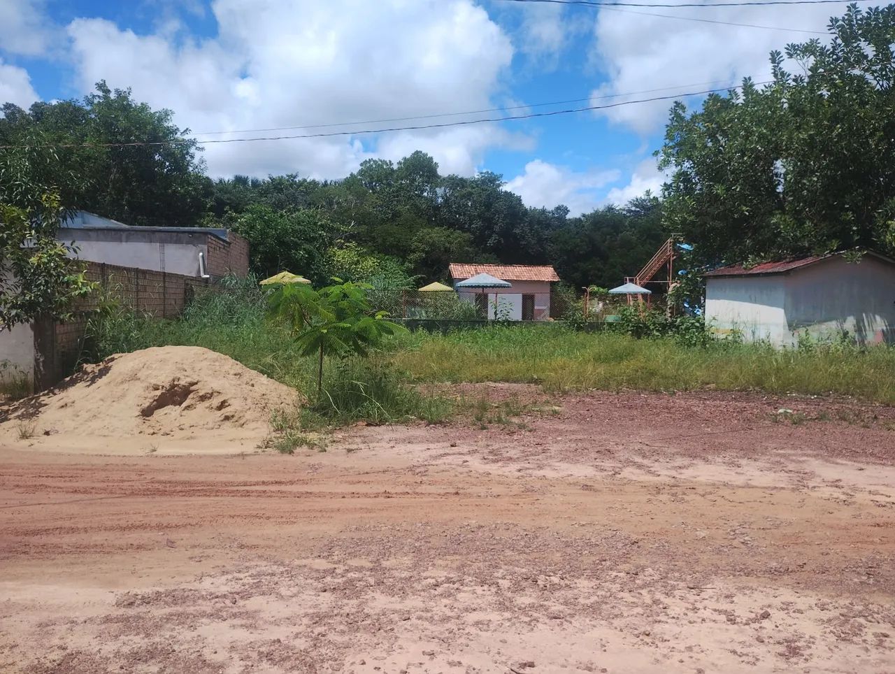 VENDO TERRENO BEM LOCALIZADO NA ENTRADA DO CIDADE SATÉLITE  - Foto 2
