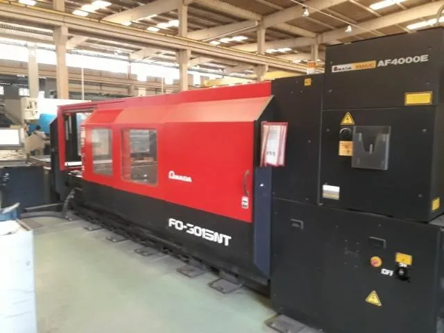 Máquina de corte a laser Amada 4000 Watts