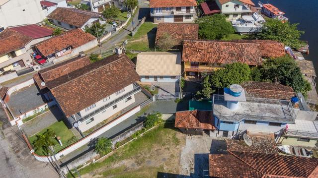 Casa central na Praia de Balneário Barra do Sul - SC