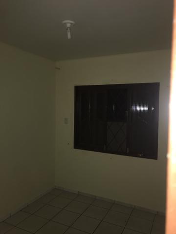 Alugo quarto