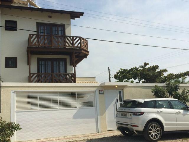 Casa 3 quadras da praia, piscina, churrasquiera, vagas - Foto 8