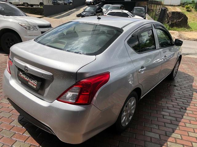 Nissan Versa 1.0 2016 - Foto 5