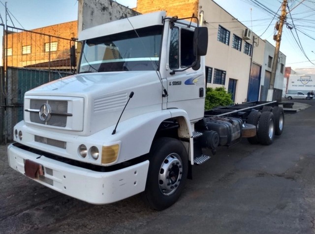 CAMINHÃO 1620 6X2