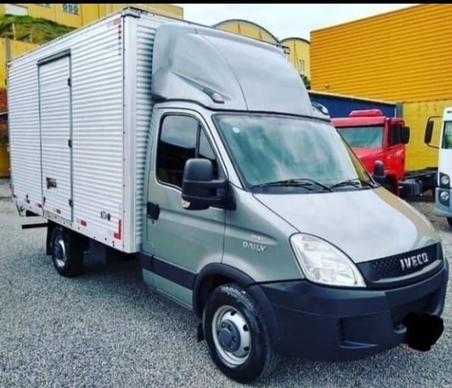 Iveco Daily 35s14 baú 2013