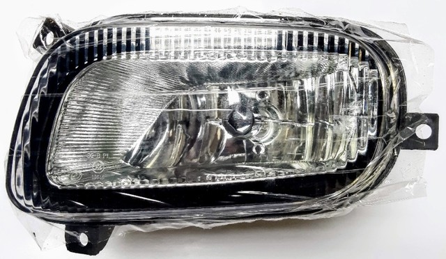 Linha Foton - Farol de Neblina Lado Esq. 12v - 1B18037100050