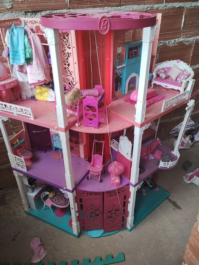 DECORANDO A PISCINA MAIS ROSA DO BRASIL - CASA BARBIE DREAMHOUSE 