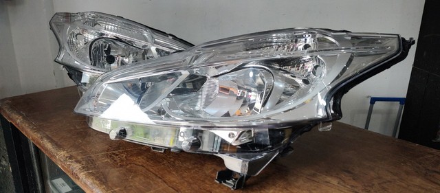 Farol Peugeot 208 ano 2014 2015 2016 