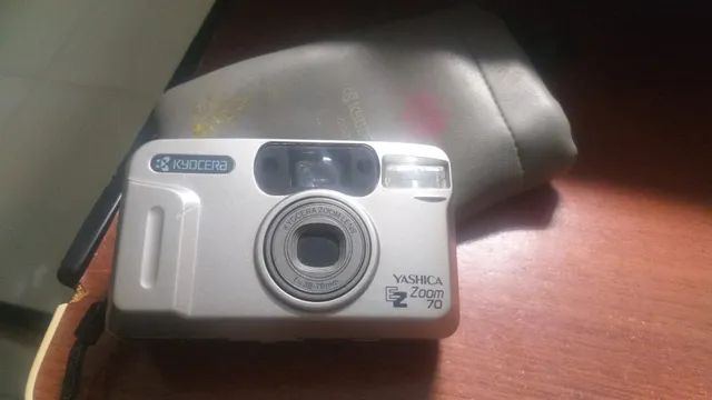 Máquina fotográfica Kyocera - Yashica EZ Zoom 70