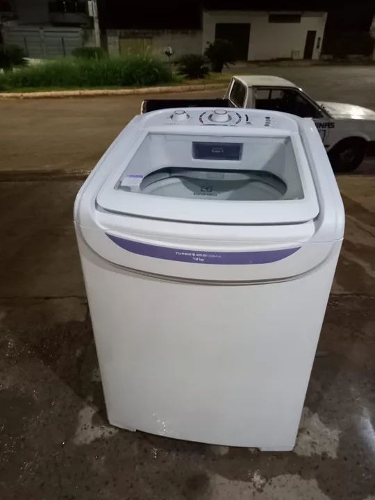 Máquina de Lavar Eletrolux 13 kg semi nova