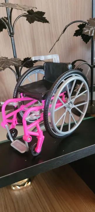 Cadeirinha de rodas para boneca - Barbie - brincar de médico - nova!