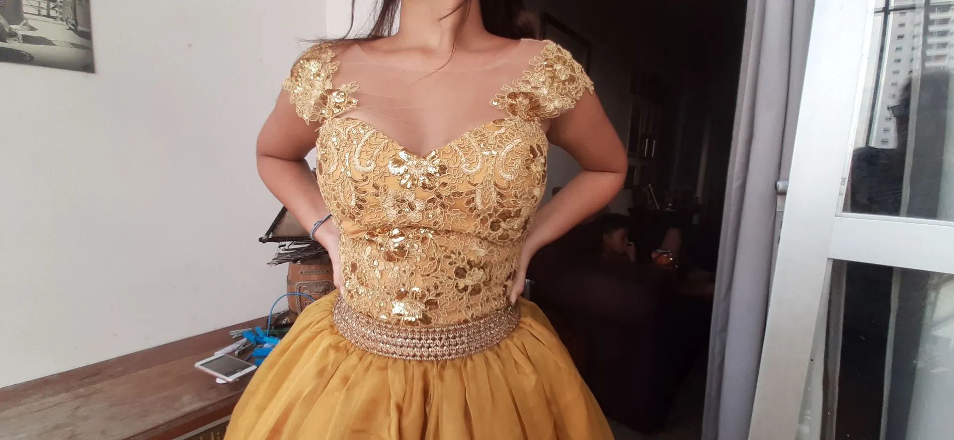 Vestido debutante dourado