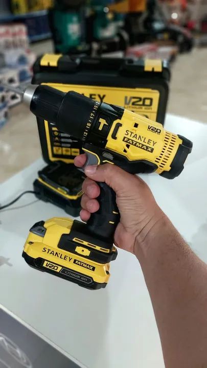 Parafusadeira e Furadeira de impacto a bateria 20v com 2 baterias - Stanley (Loja/Nova) - Foto 3