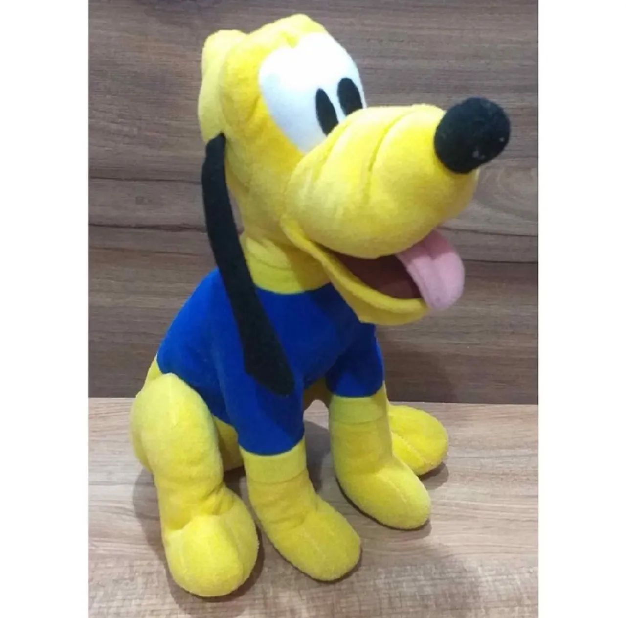 Pelucia Pluto Nestle