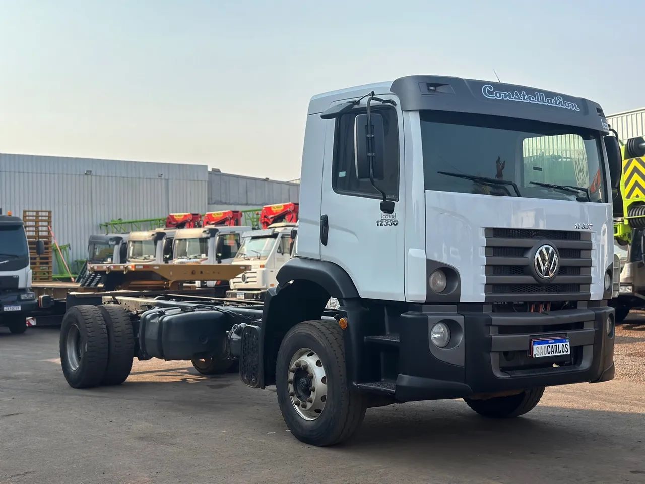 Volkswagen Constellation 17-330 toco 4x2