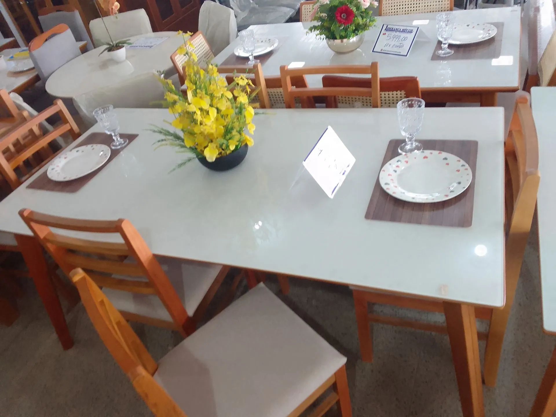 Conjunto de Mesa e Cadeiras  de 180por90 para Jantar - Novo!