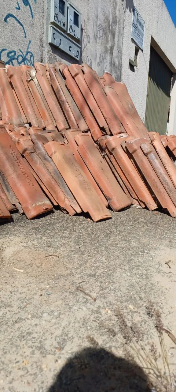 DOAÇÃO DE TELHAS - SOBRAS DE OBRA