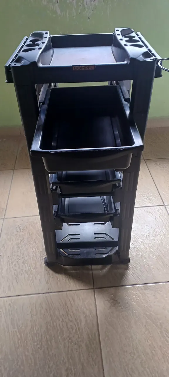 Carrinho auxiliar para salão de beleza