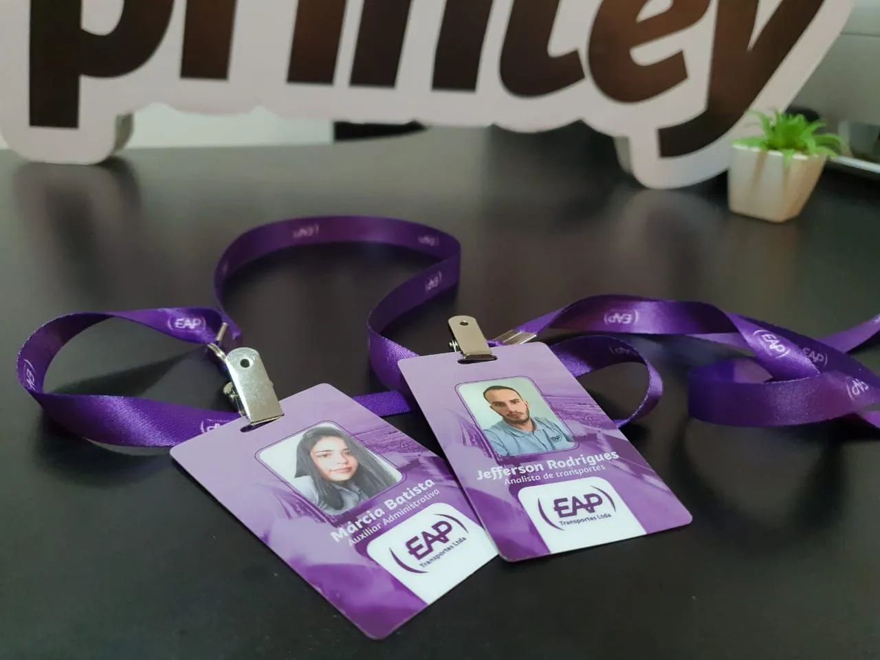 Crachás Personalizado com sua logo - Foto 5