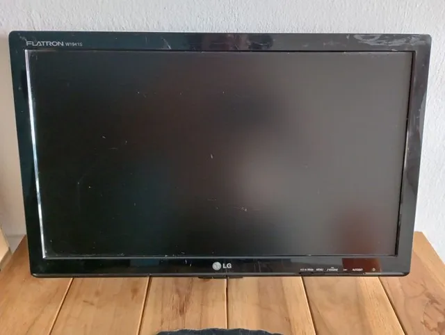 Monitor LG 18.5" (Leia)