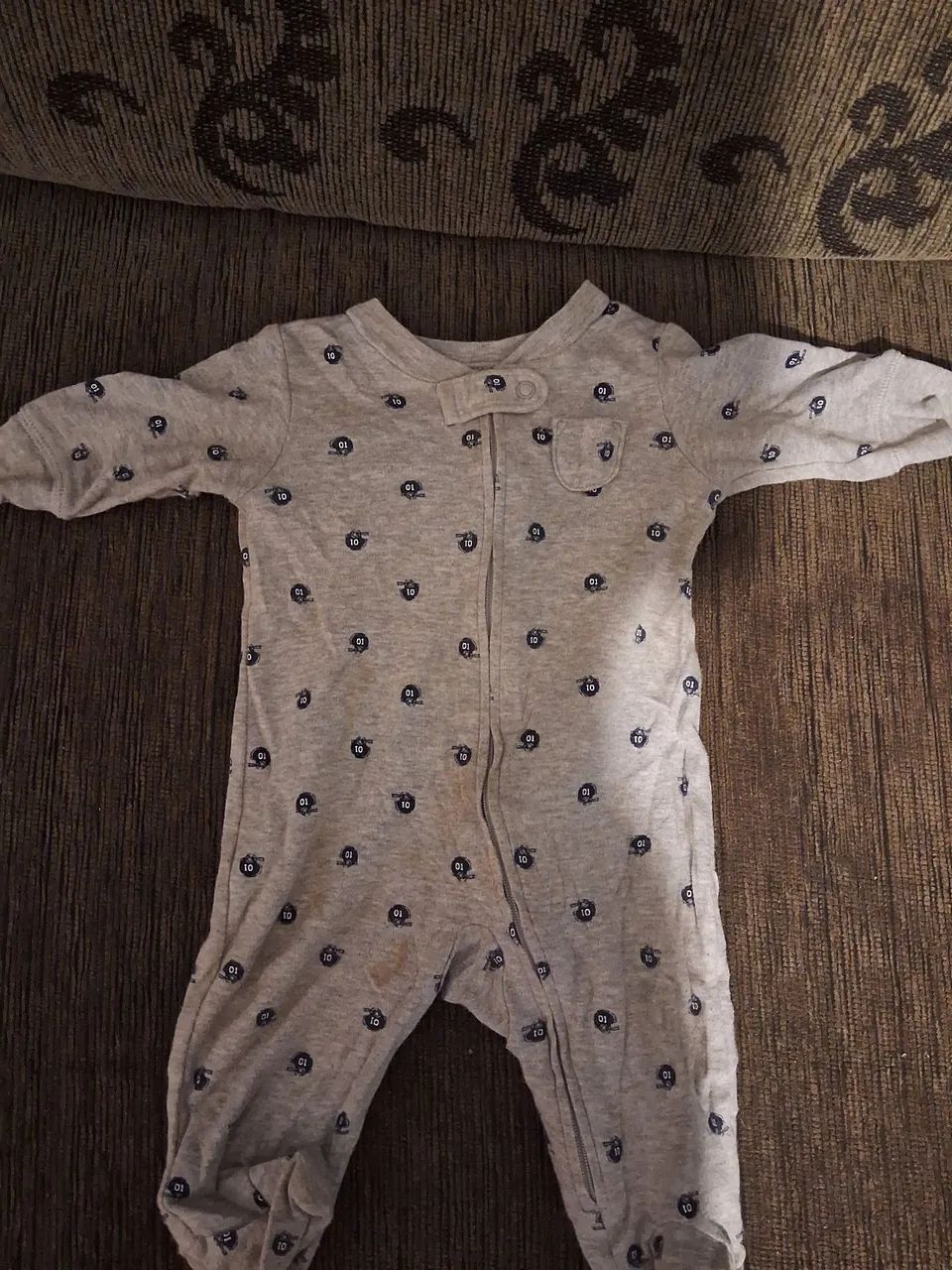 Macacão de bebê cinza com estampa