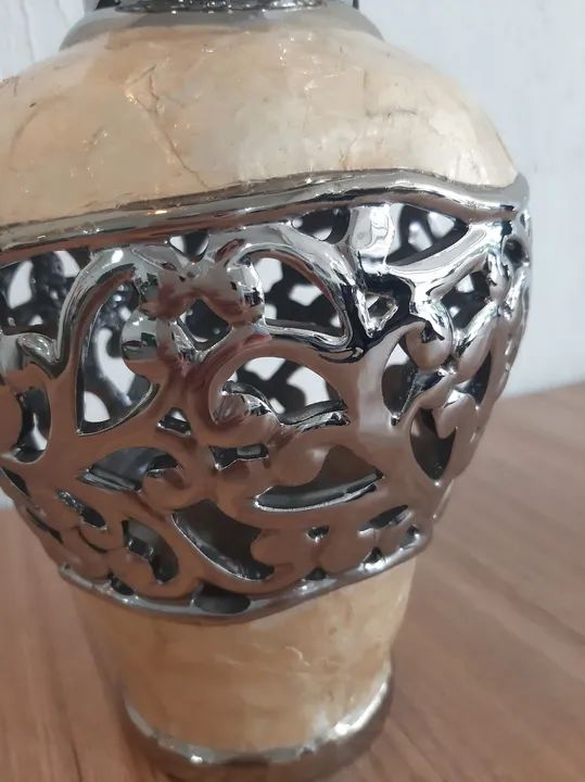 Vaso Decorativo de Cerâmica com Detalhes em Prata - Foto 5