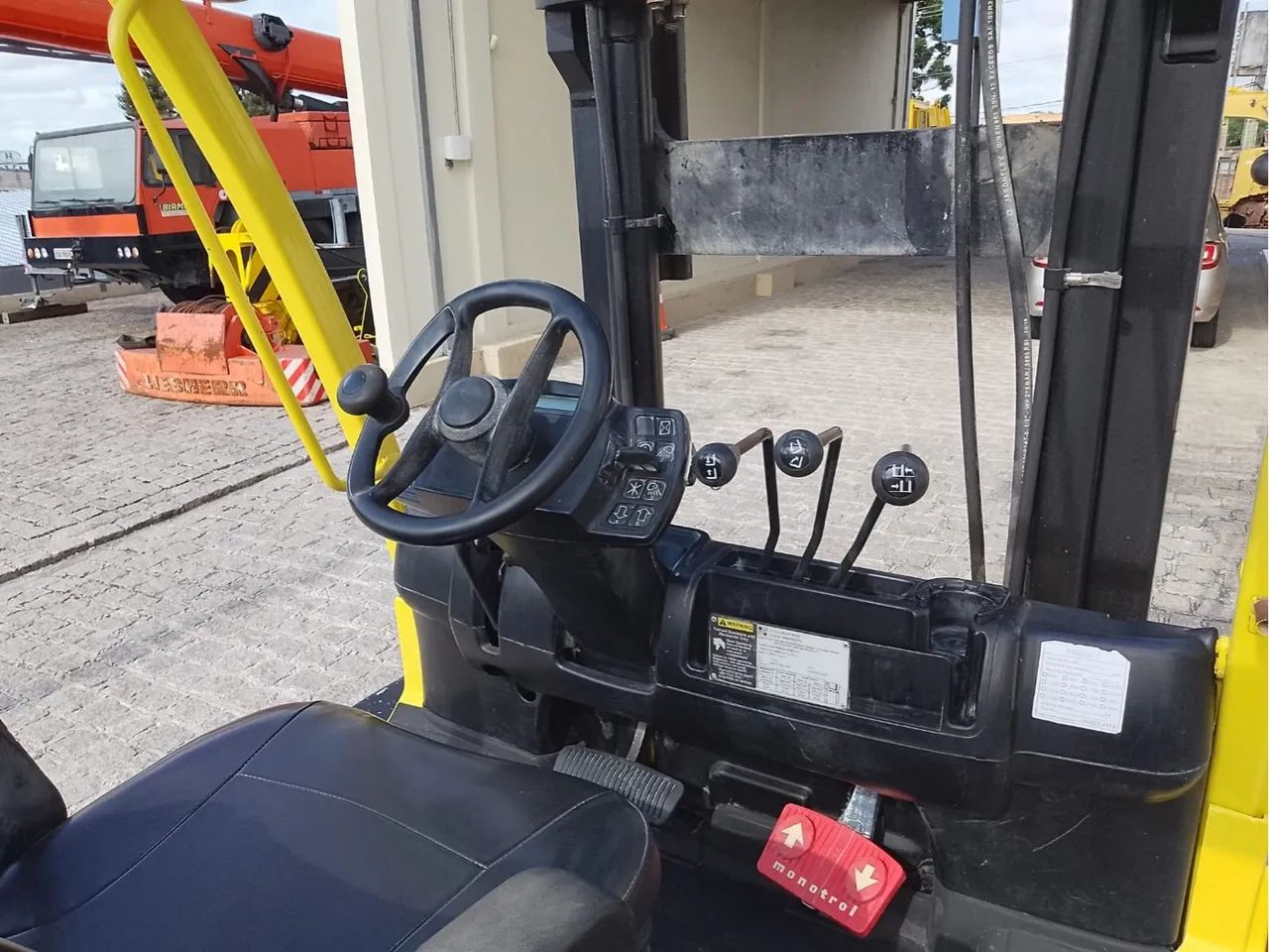 Empilhadeira Hyster H155FT ano 2014 - Foto 4