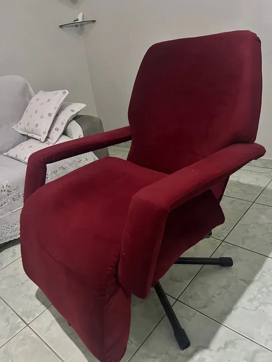 Poltrona reclinável vermelha!  - Foto 3