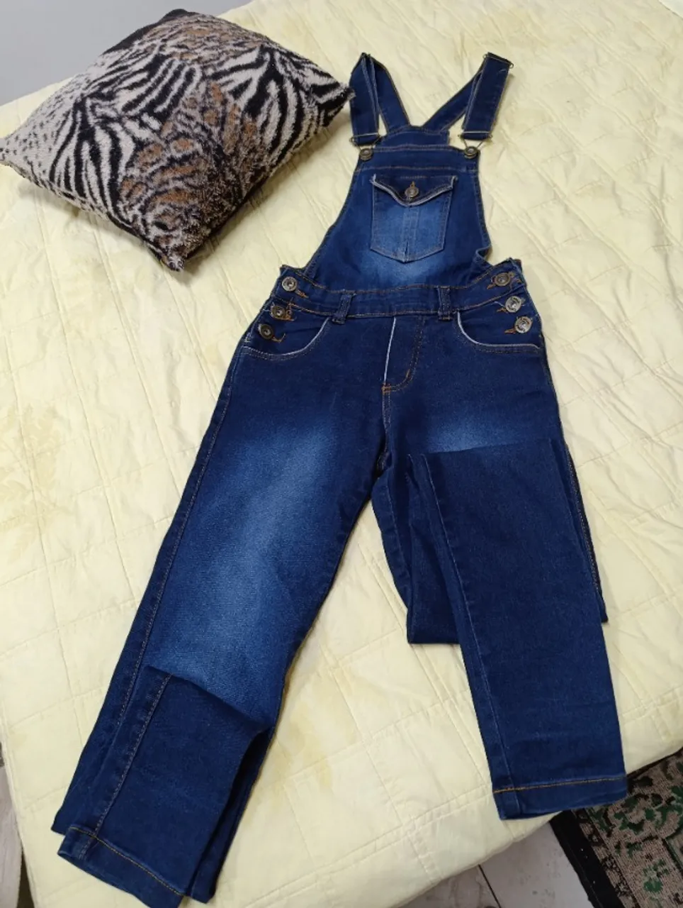 Macacão jeans feminino